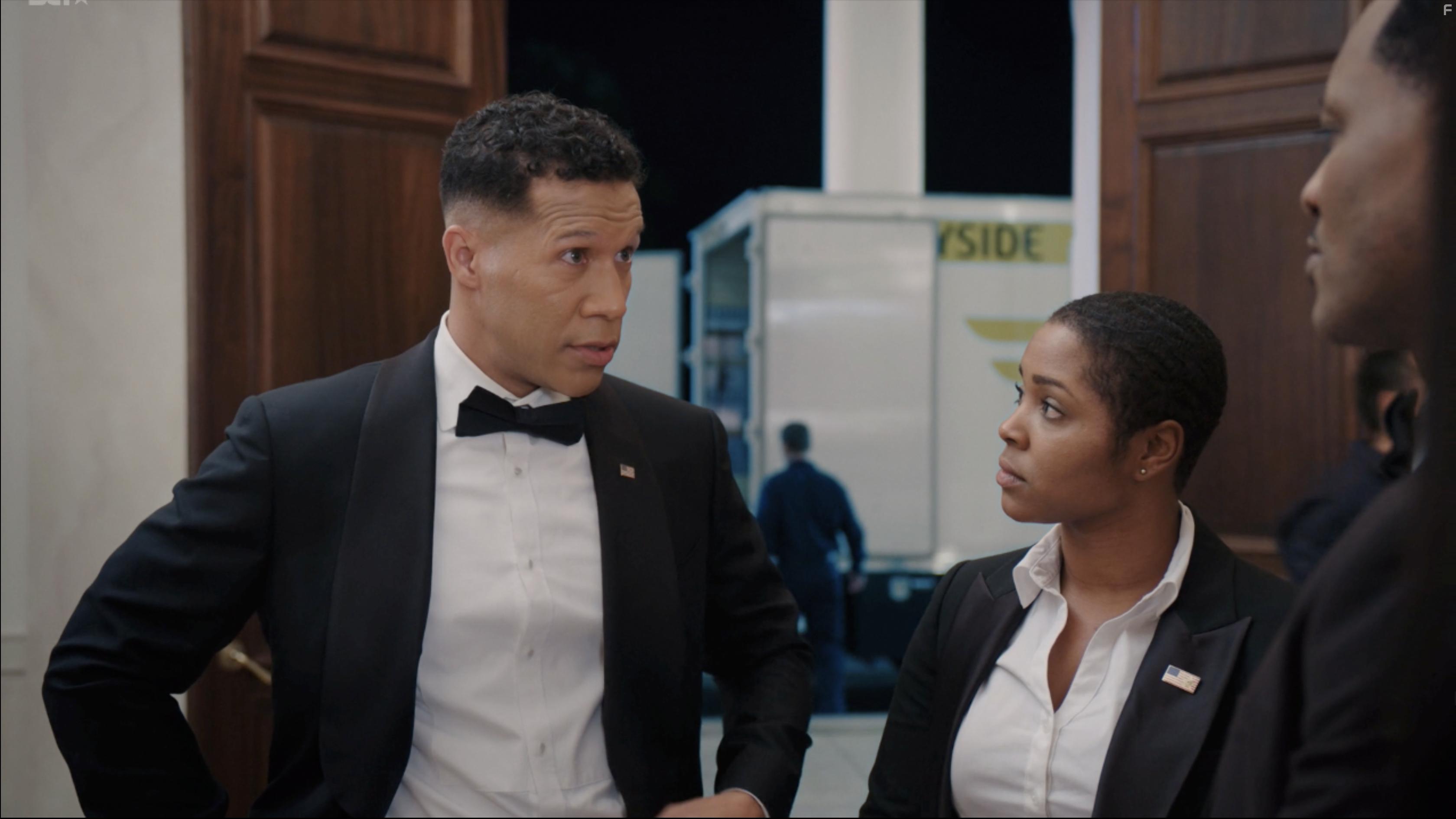 Maurii Davenport as Secret Service Agent Yuma