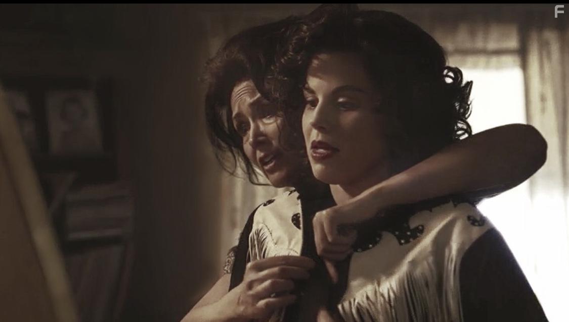 Janine Turner and Megan Hilty in Patsy & Loretta (2019)