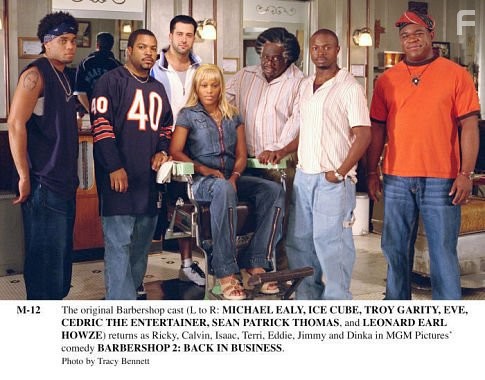 Ice Cube, Troy Garity, Cedric the Entertainer, Sean Patrick Thomas, Michael Ealy, Eve, and Leonard Earl Howze in Парикмахерская 2: Снова в деле (2004)