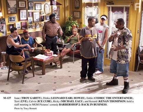 Ice Cube, Troy Garity, Cedric the Entertainer, Kenan Thompson, Michael Ealy, Eve, and Leonard Earl Howze in Парикмахерская 2: Снова в деле (2004)
