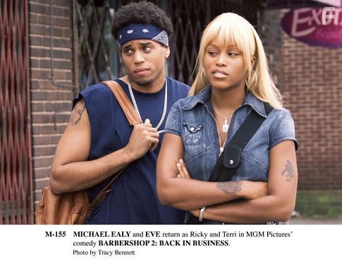 Michael Ealy and Eve in Парикмахерская 2: Снова в деле (2004)