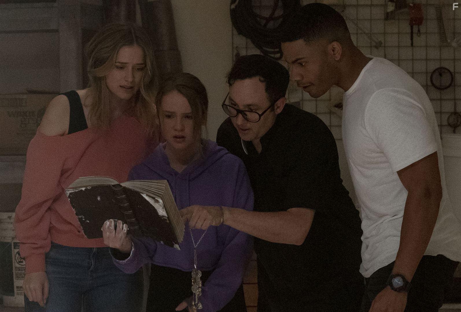 P.J. Byrne, Jordan Calloway, Talitha Eliana Bateman, and Elizabeth Lail in Countdown (2019)