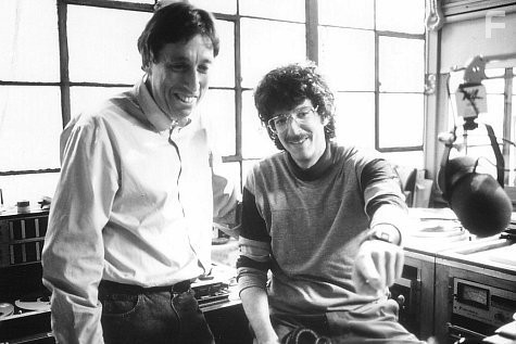 Howard Stern and Ivan Reitman in Чaсти тела (1997)