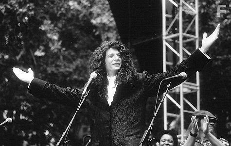 Howard Stern in Чaсти тела (1997)
