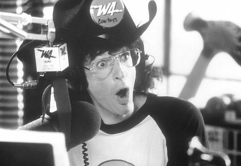 Howard Stern in Чaсти тела (1997)