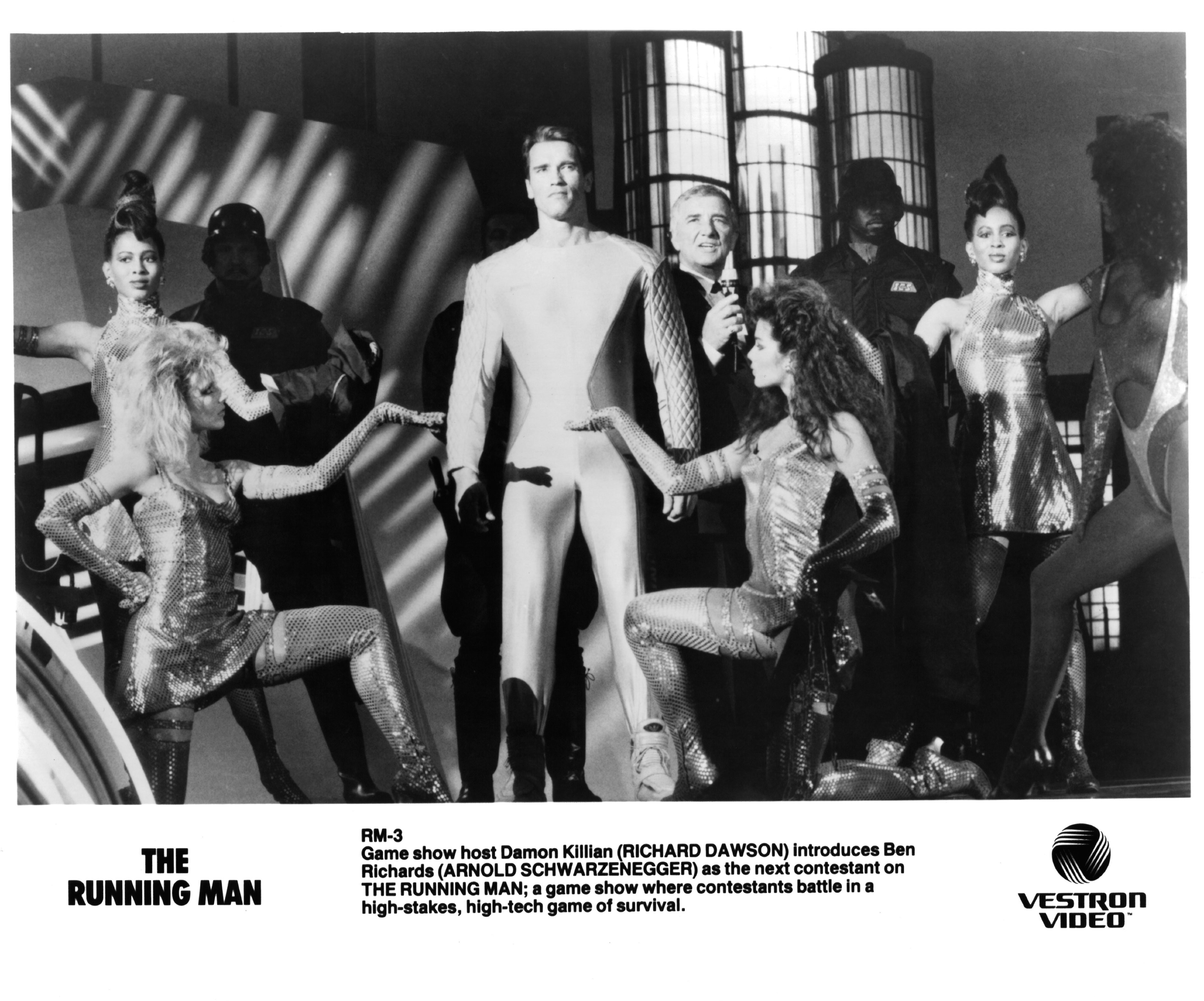 Arnold Schwarzenegger, Richard Dawson, Karen Owens, Sven-Ole Thorsen, and Mia Togo in Бегущий человек (1987)