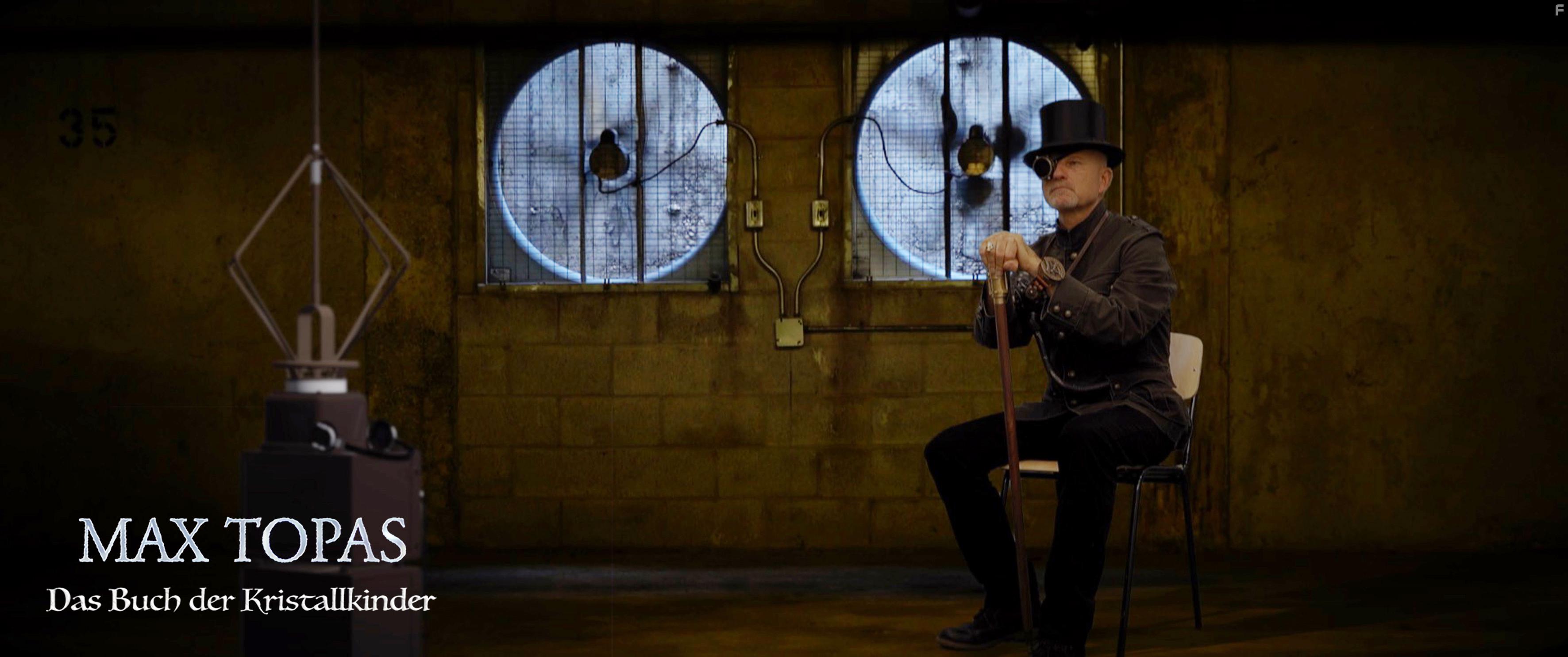Steffen Grbner in Max Topas - Das Buch der Kristallkinder (2018)