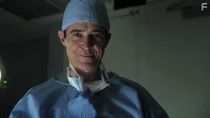 Goran Visnjic in Dollface (2019)