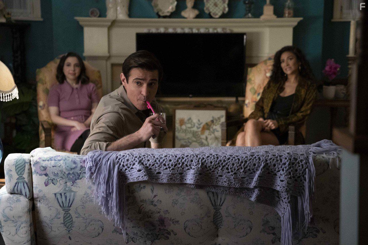 Goran Visnjic, Shay Mitchell, and Esther Povitsky in Dollface (2019)