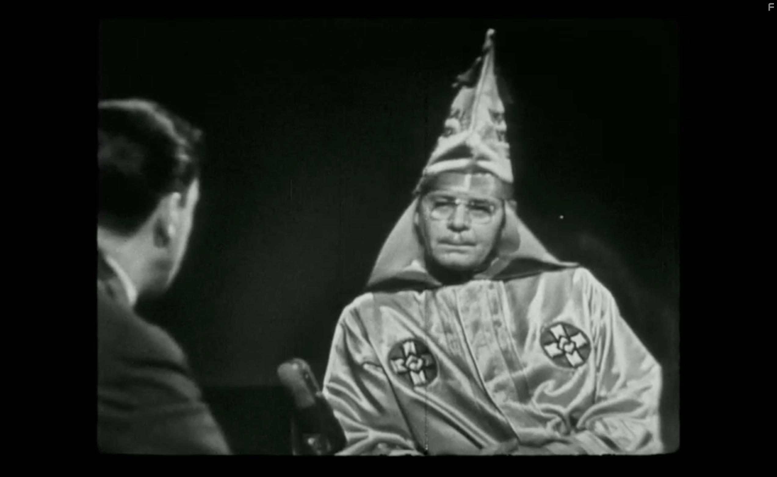 Mike Wallace and Eldon Edwards in Mike Wallace Is Here (2019)