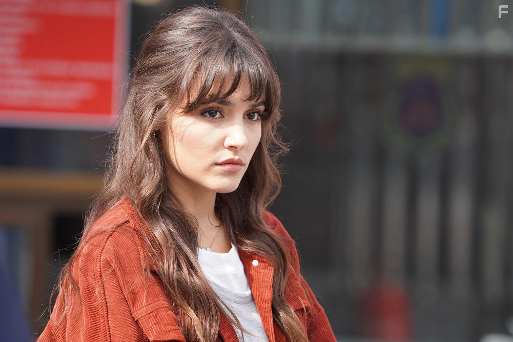 Hande Erel in Azize (2019)
