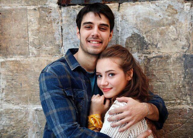 Berke sdiken and Eslem Akar in Guvercin (2019)