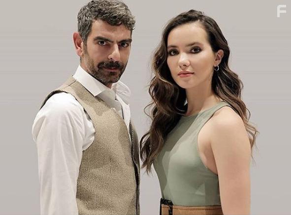 Mehmet Ali Nuroglu and Almila Ada in Guvercin (2019)