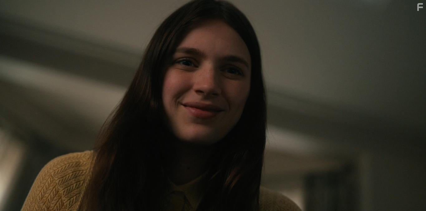 Nell Tiger Free in Servant: Mama (2022)