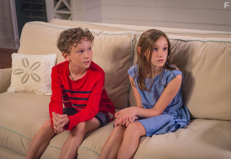 Luke Loveless and Reagan Shumate in Love at the Shore (2017)