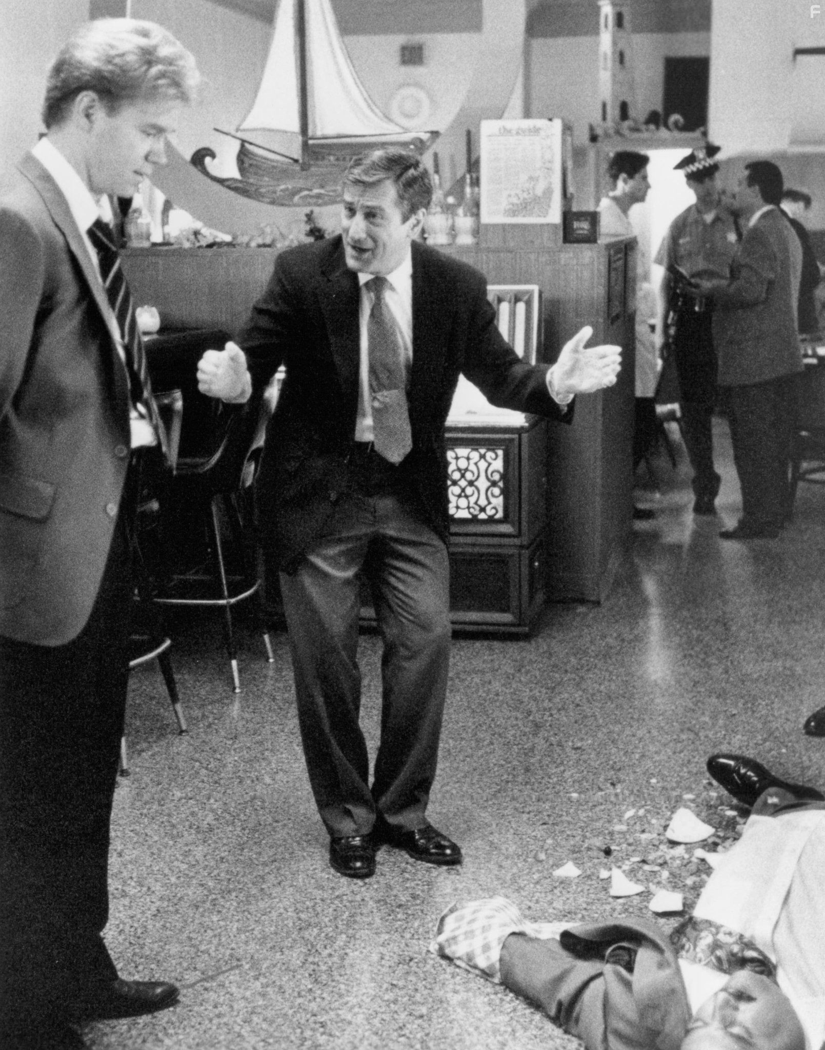 Robert De Niro and David Caruso in Бешеный пёс и Глори (1993)
