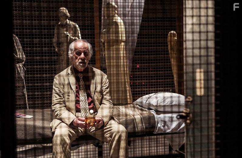 Toni Servillo in L'uomo del labirinto (2019)