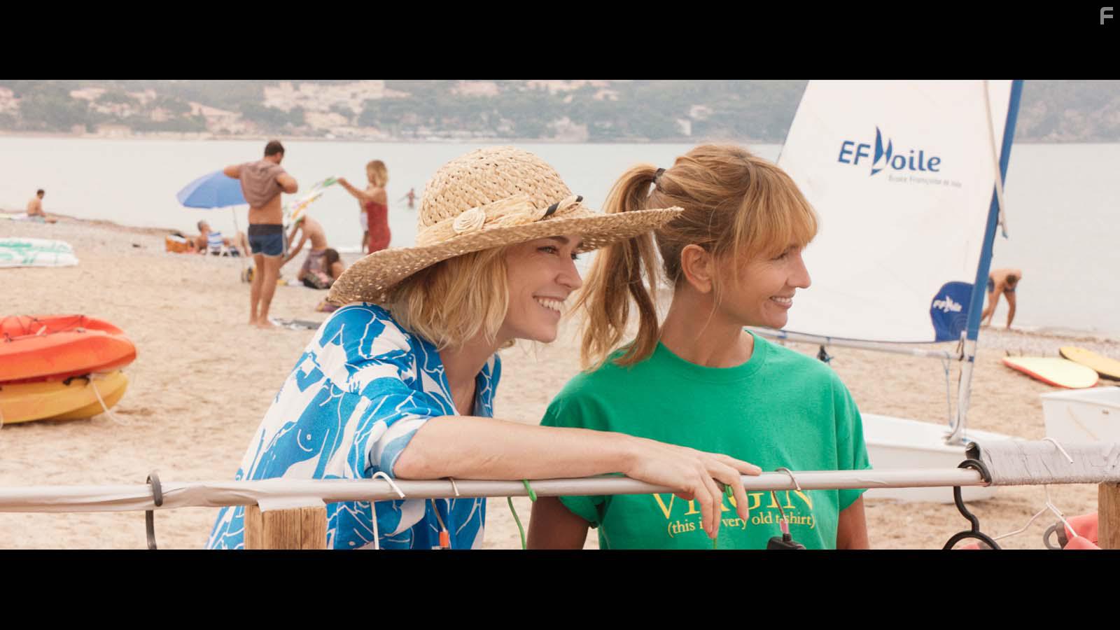 Marie-Jose Croze and Axelle Laffont in MILF (2018)