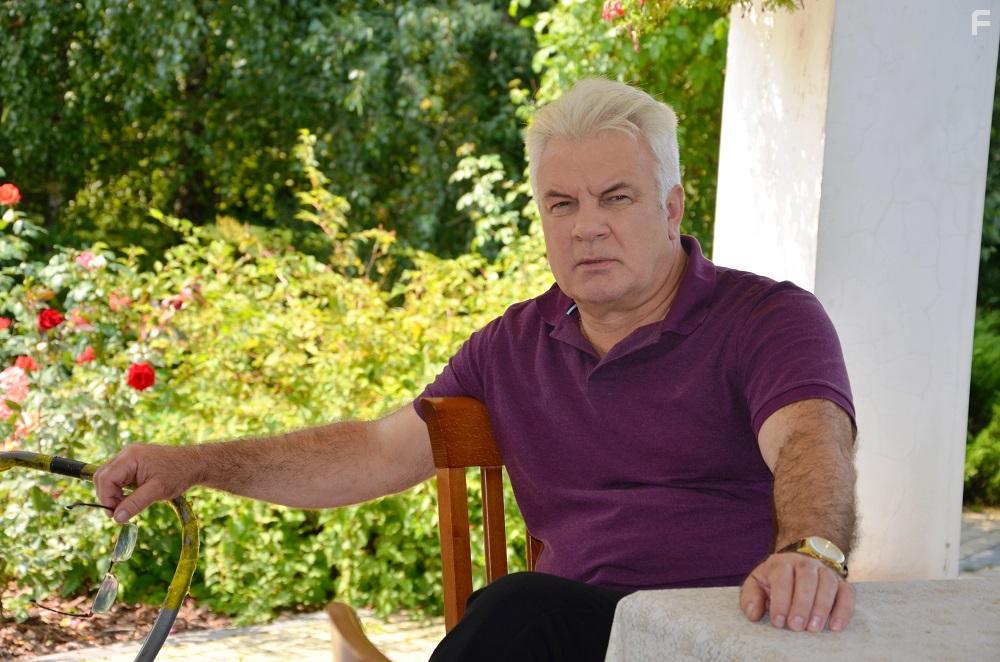 По разным берегам