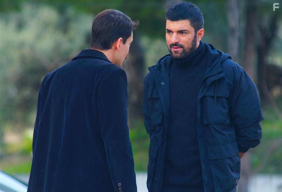 Engin Akyrek in Sefirin Kizi (2019)