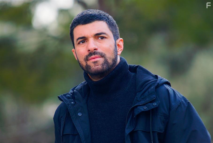 Engin Akyrek in Sefirin Kizi (2019)