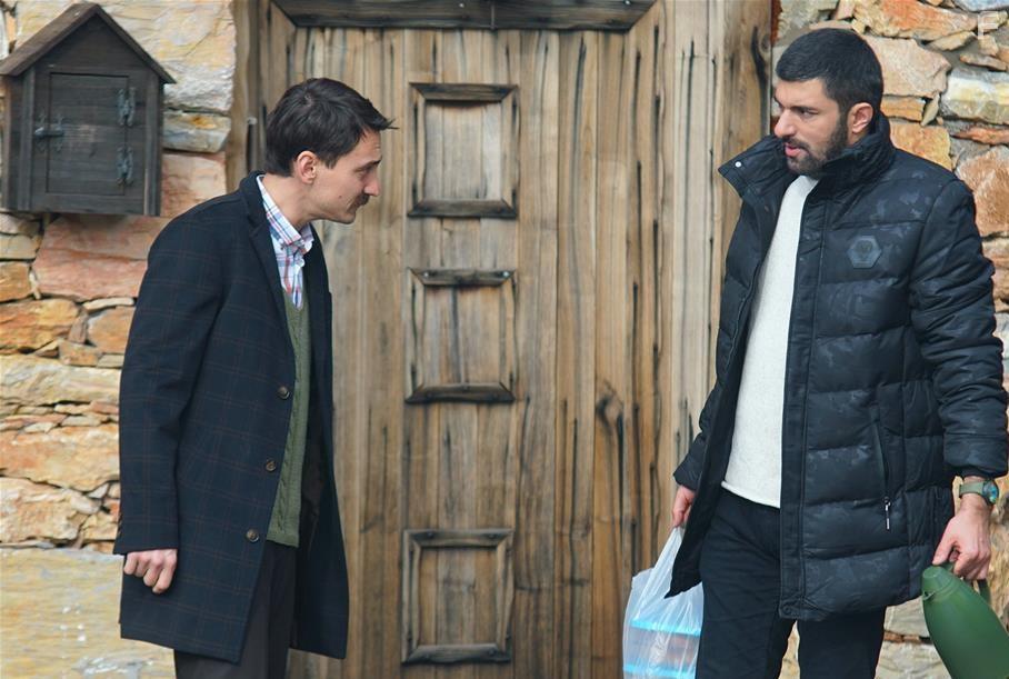 Engin Akyrek and Edip Tepeli in Sefirin Kizi (2019)