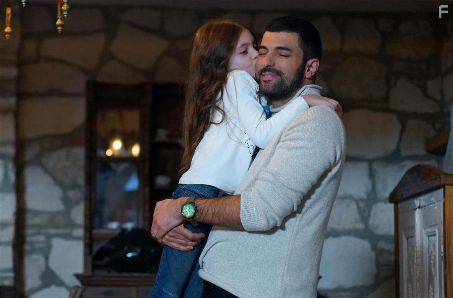 Beren Genalp and Engin Akyrek in Sefirin Kizi (2019)