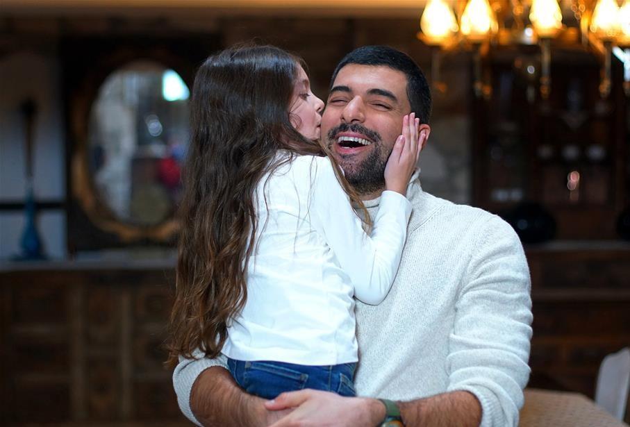 Beren Genalp and Engin Akyrek in Sefirin Kizi (2019)