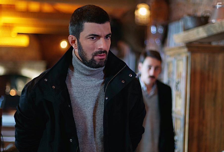 Engin Akyrek in Sefirin Kizi (2019)