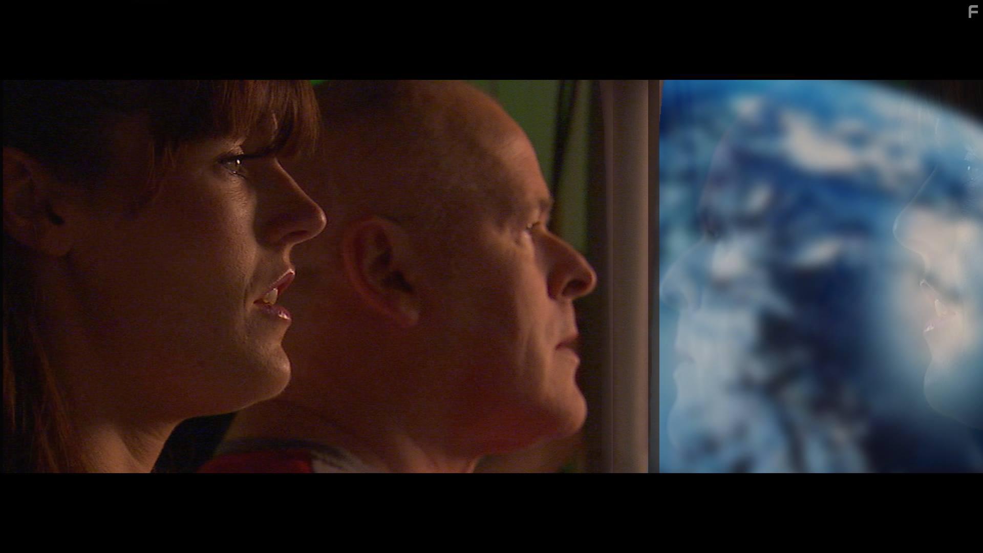 Michael Bott and Kate Davies-Speak in Invasion Planet Earth (2019)