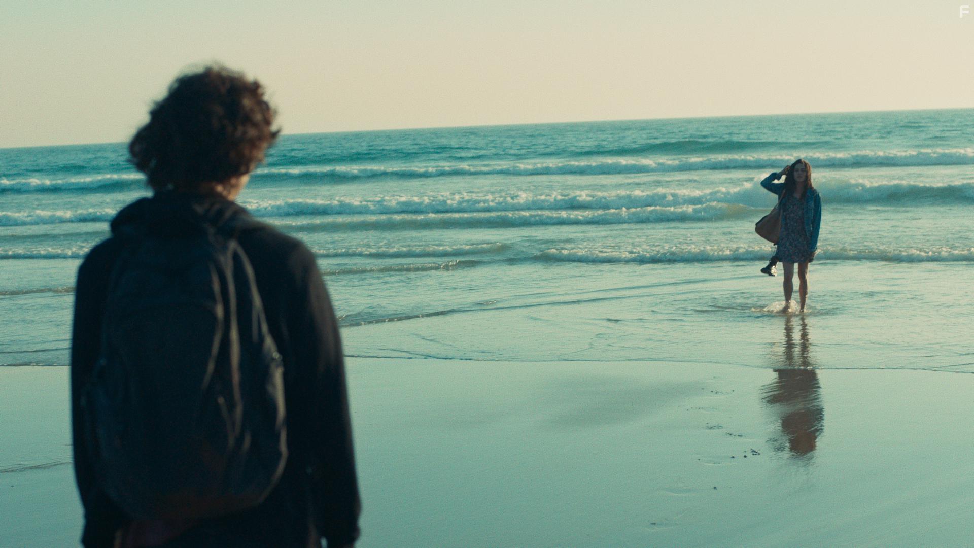 Javier Rey and Mara Len in Sin fin (2018)