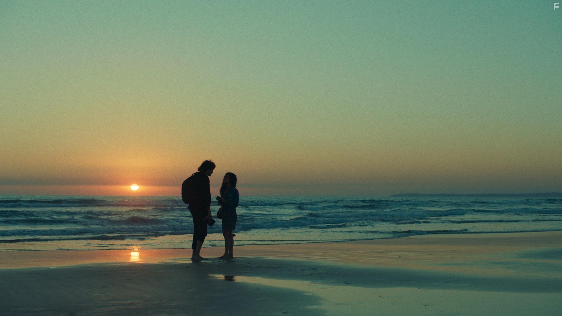 Javier Rey and Mara Len in Sin fin (2018)