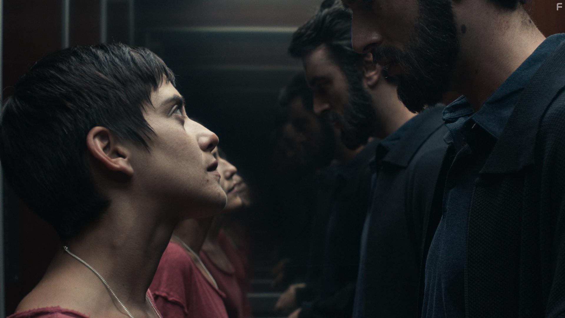 Javier Rey and Mara Len in Sin fin (2018)