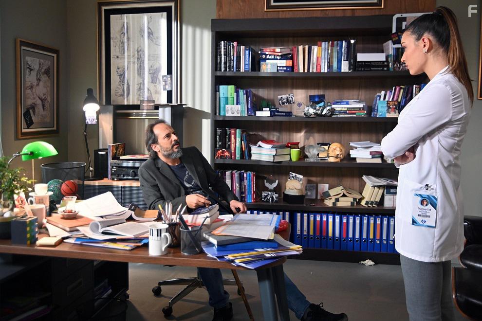 Timuin Esen and Damla Colbay in Hekimoglu (2019)