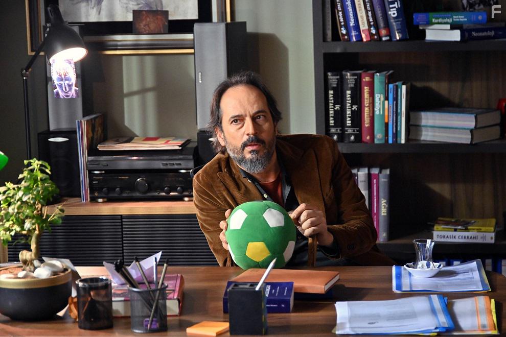 Timuin Esen in Hekimoglu (2019)