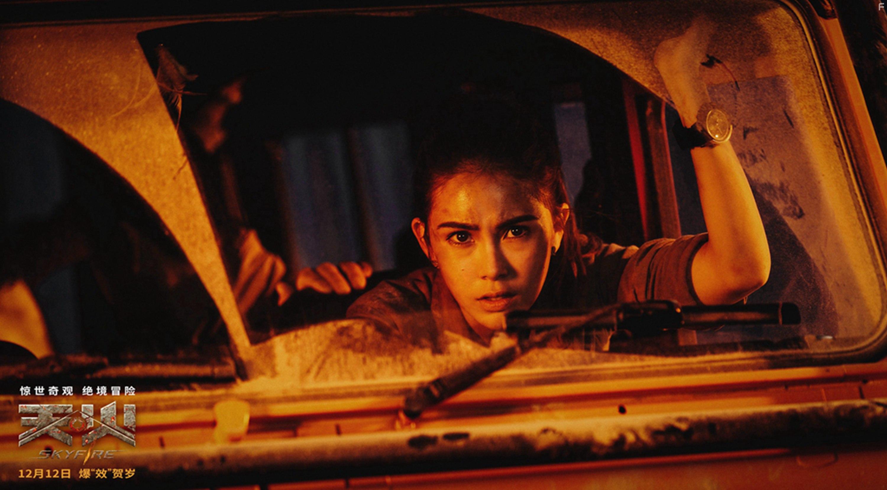 Hannah Quinlivan in Skyfire (2019)