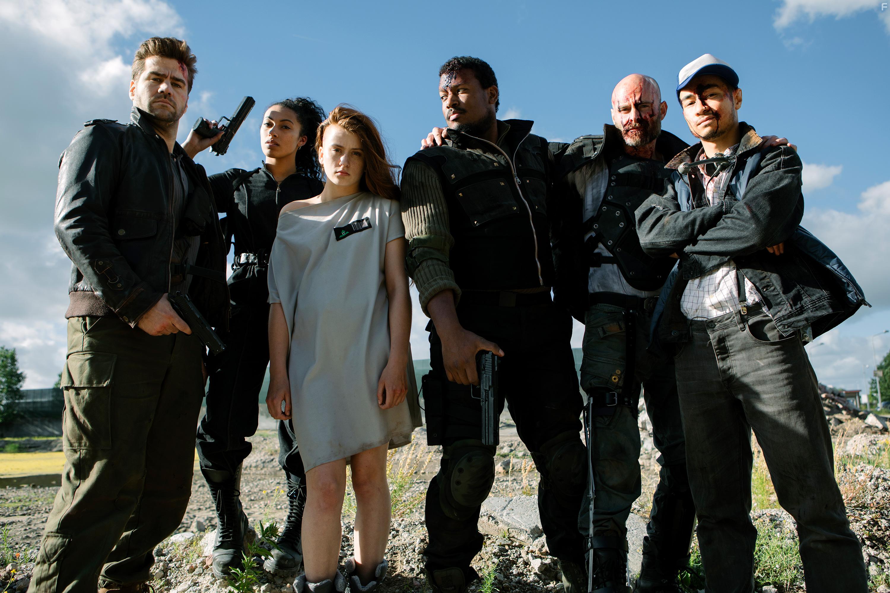 Burt Rutteman, Dave Mantel, Julia Batelaan, Kris Patmo, Shilton Chelius, and Yasmin Blake in Kill Mode
