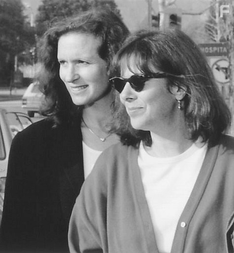 Susan Arnold and Donna Roth in Убийство в Гросс-Пойнте (1997)