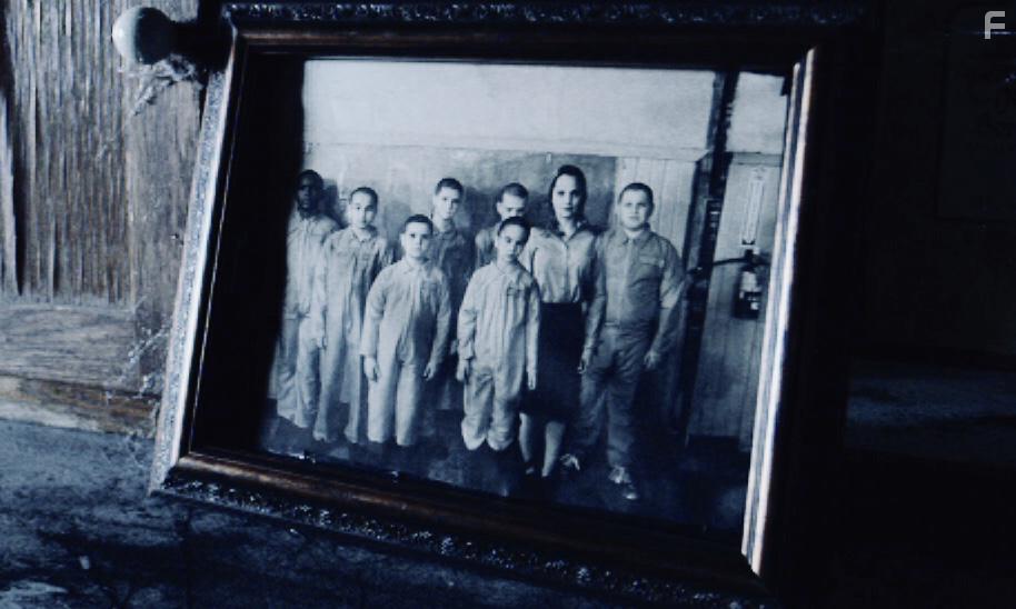 Mena Suvari, Manny Avina, Seth McCracken, Simon Lathrop, Trace Talbot, Owen Jones, Mason Partak, Mateo Garcia, and Mateo Garcia in Apparition (2019)