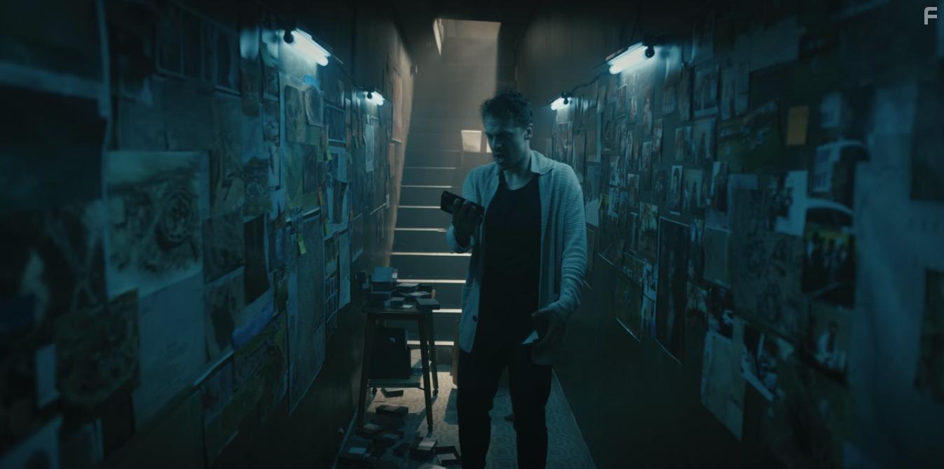 Metin Akdlger in The Gift (2019)