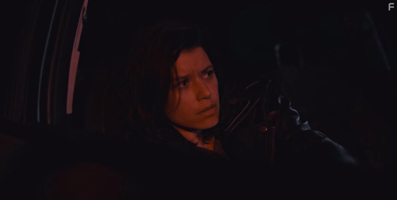Beren Saat in The Gift (2019)