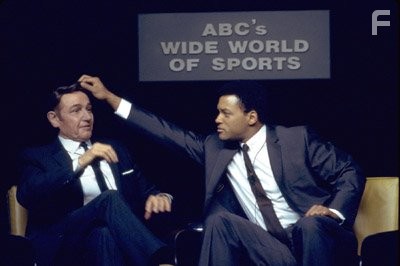 Will Smith and Jon Voight in Али (2001)