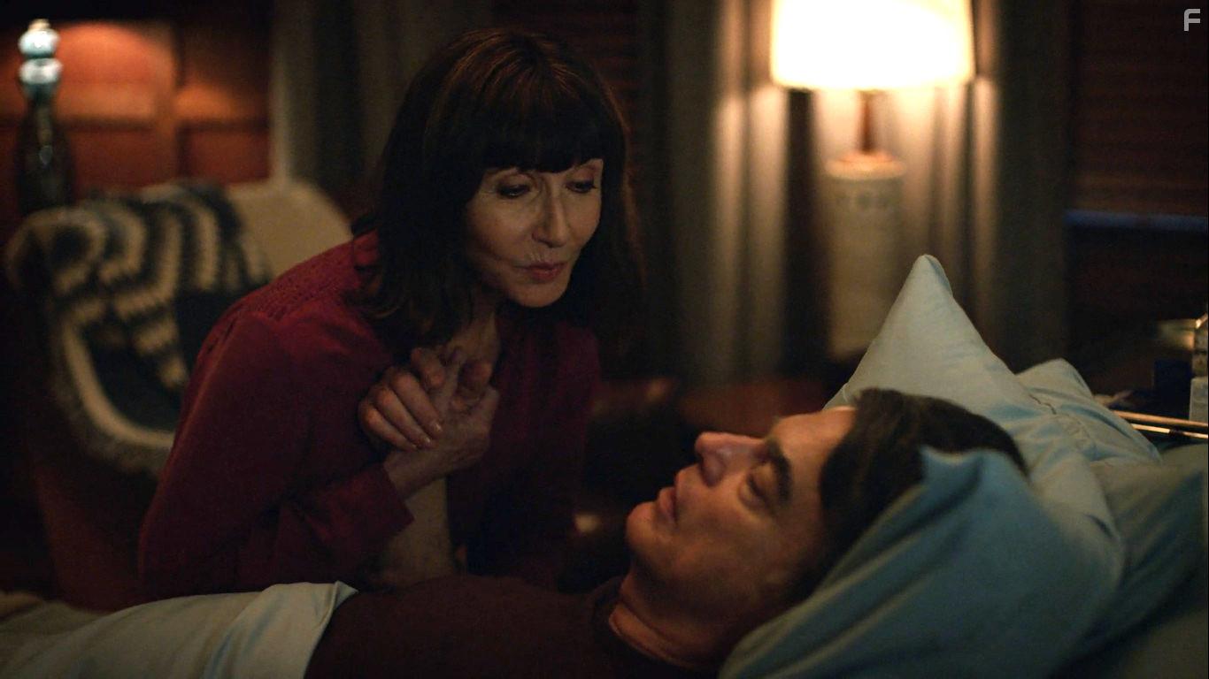 Peter Gallagher and Mary Steenburgen in Zoey's Extraordinary Playlist (2020)