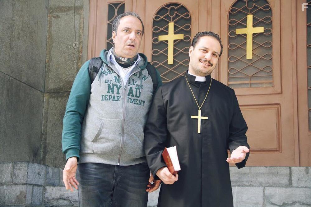 Amir Jafari and Javad Ezati in Oxidan (2017)