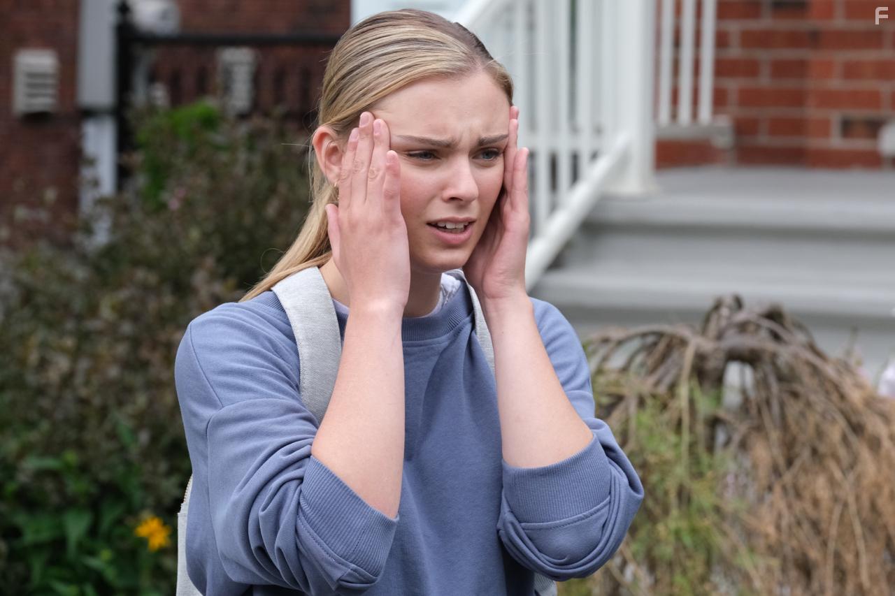 Aviva Mongillo in Glass Houses (2020)