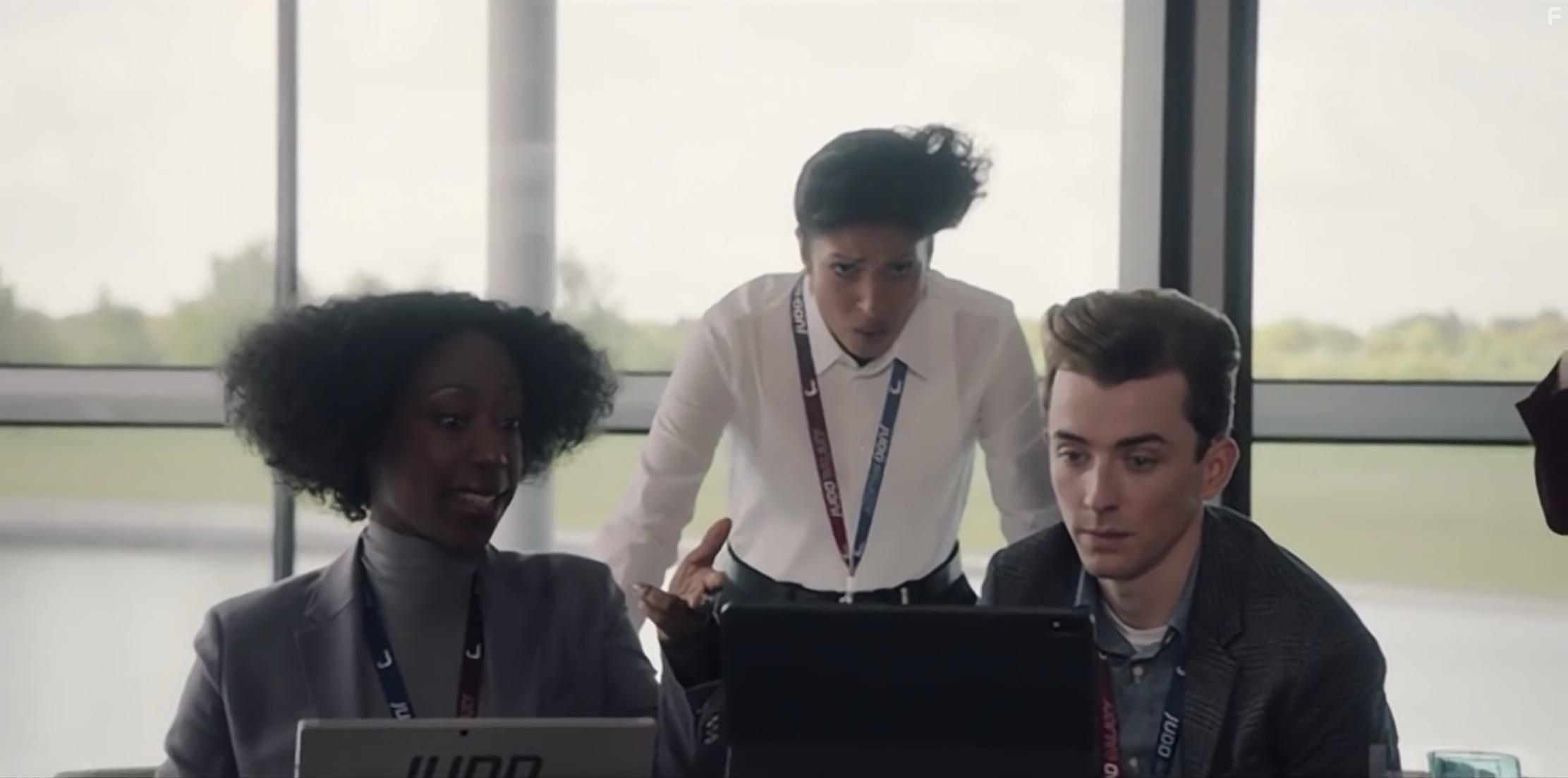 Nikki Amuka-Bird and Matthew Beard in Avenue 5 (2020)