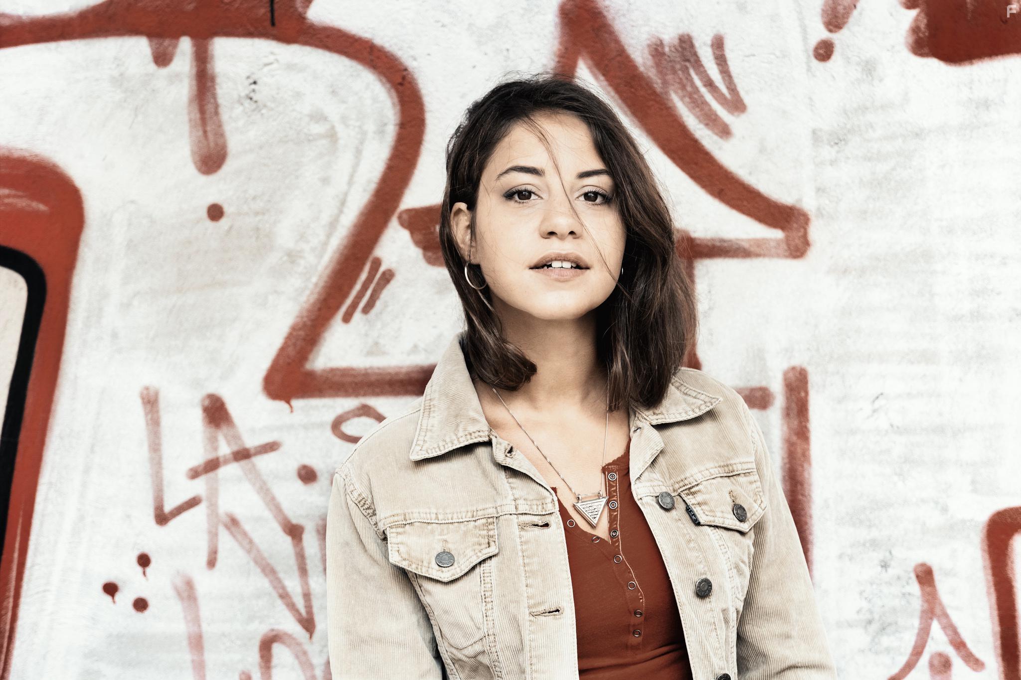 Almila Bagriacik in Nur eine Frau (2019)