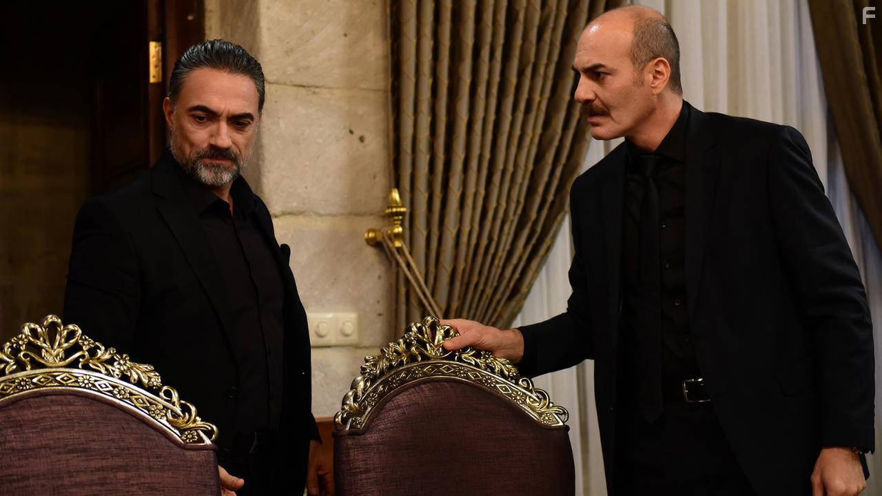 Umut Karadag and Selim Bayraktar in Zmrdanka (2020)