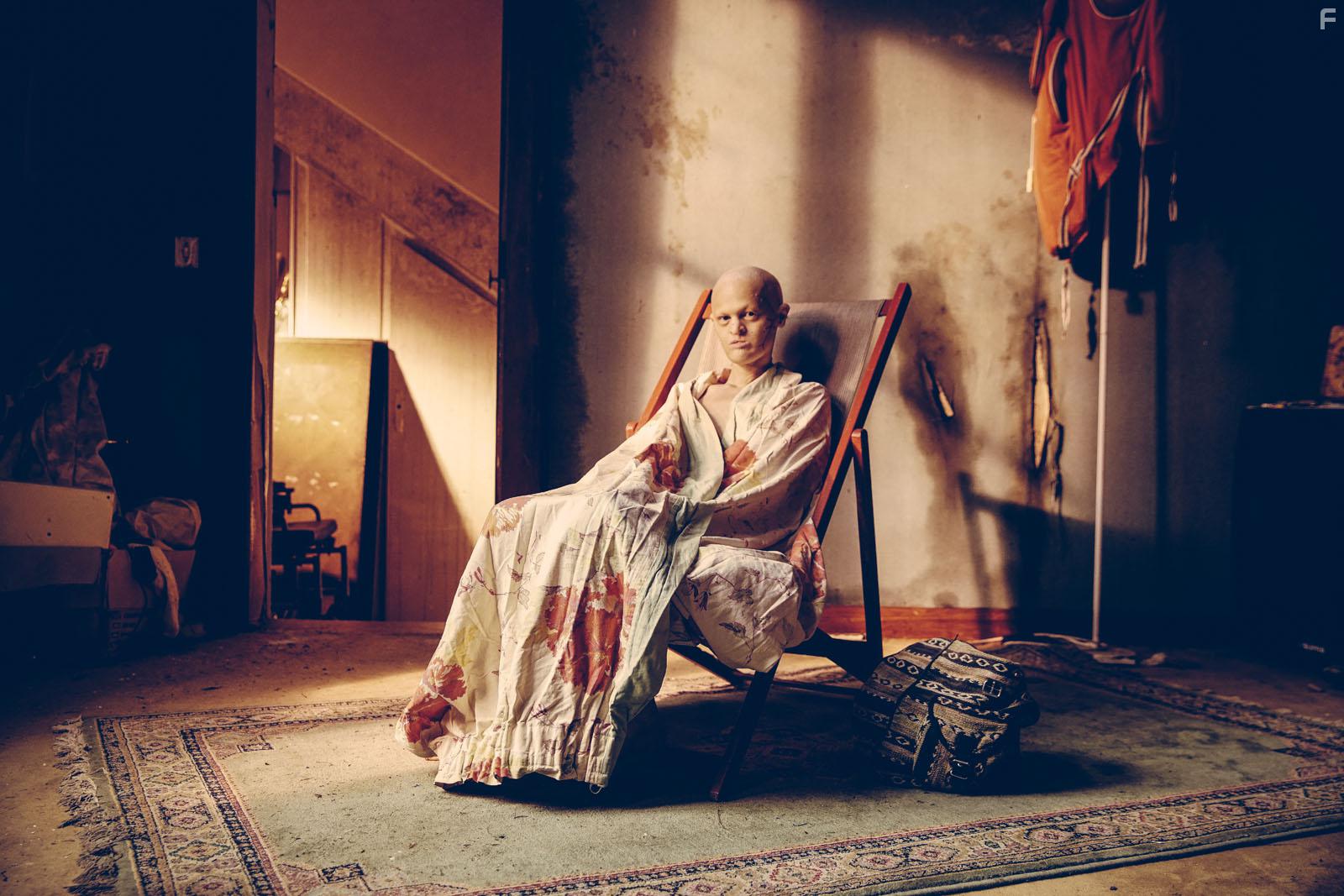 Melanie Gaydos in Tous les dieux du ciel (2018)