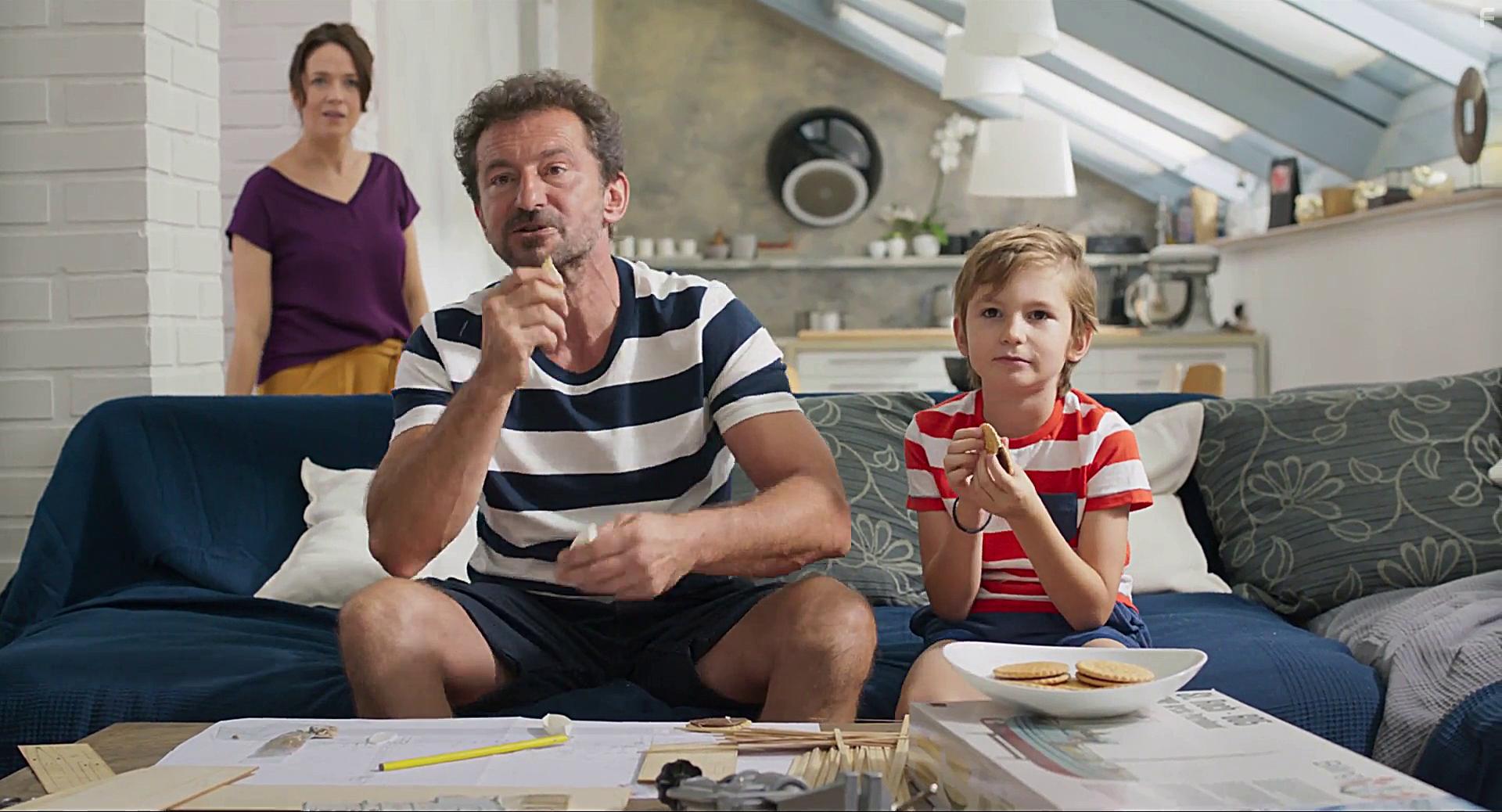 Ondrej Vetch, Aron Vetch, and Tereza Kostkov in Zeny v behu (2019)